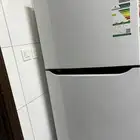 ثلاجه ال جي لسا في الضمان 10 سنوات و لسا بلزقاتها ب 1000