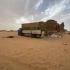 للجار لوري لنقل الاعلاف وغيره
