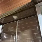 مطبخ كبير مع ديكور أمينو