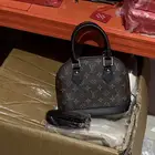 شنط LV