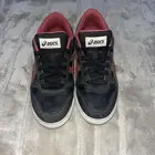 جزمة ASICS للبيع