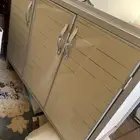 دولاب مطبخ أربع مكونات ومحن الخرسانة حقتها