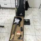 قيتار كهربائي unistar