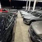 يوجد لدينا جميع انواع السيارات الجديده والنضيف
