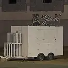 للبيع فود ترك ب 7500 حد بكامل اغراضه