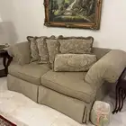 طقم كنب من المنزل استعمال نظيف وحده كبيره   وسط واثنان مفرد
