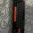 كيبورد حجم 60  سويتش بني و ماوس باد ابيض  كبير وفيه وسخ بسيط