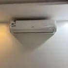 مكيف  دولاب وسرير
