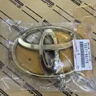 علامة هايلكس ذهبي