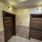 شقة بمساحة روف للبيع بحي الصفا