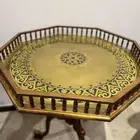 طاولات جانبية