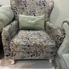 كنب اخضر ومشجر بحالة جيده استعمال بسيط ب500 ريال قابل