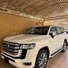 لاندكروزر 2025 - L4 - جديد - لون أبيض لؤلؤي