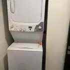 غسالة وجفافة امريكية ماركة Frigidaire شبه جديدة