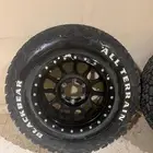 للبيع كفرات حجرية مع الجنوط