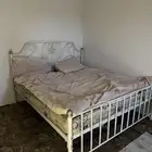 سرير نفرين لون ابيض