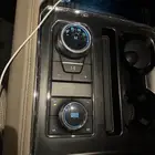 فورد اكسبديشن موديل 2023 XLT اللون اخضر غامق