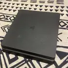 سوني فور للبيع على السوم  الحاله ممتازه