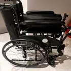 كرسي متحرك عكاز طبي