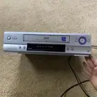 مسجل فيديو من نوع VHS من شركة إل جي