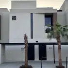 للبيع شقة بتصميم فاخر   مسبح   مصعد   موقف خاص