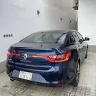 2018 رينو ميقان نص فل شاشة كبيرة