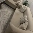 كنب تقريبا 11 شخص