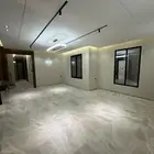 للبيع شقق سكنية مودرن بدرج داخلي للسطح حي البديع