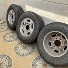 جنوط ثمان مسامير مع الكفرات نص حجري 2500 سلفرادو