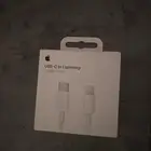شاحن ايفون