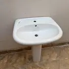 مغسلة بورسلان شبه جديدة