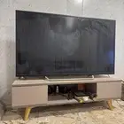 طاولة تلفزيون نضيفه
