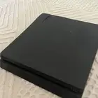 للبيع سوني 4 300 ريال مع اليده