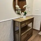 مدخل مع ادراج ودولاب مع مرايا