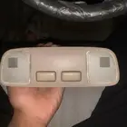 لمبة سقف كامري 1998 إلى 2002 اصلي وكاله نظيف على السوم