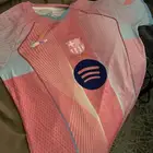 تيشيرت برشلونه الوردي