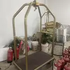 عربة حمل ملابس