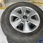 جنوط لاندكروزر مع كفرات برجستون استخدام شهر فقط مقاس 18