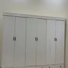 دولاب كبير كل دولاب فيه ثلاث رفوف ومساحه تخزين كبيره