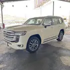 لاندكروزر 2024 L4 عداد 700 كم فقط .