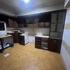 مطبخ وطاولة طعام