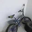 سيكل جديد مقاس كبير كل شي سليم بس كفرات منسمه ب 200 ريال