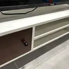طاولة تلفزيون أو ستاند شاشه