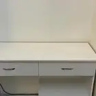 مكتب مع كرسي