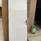 يوجد باب و الحلق حقه كامل