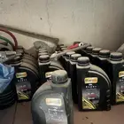 السلام عليكم عندي زيوت سيارت لبيع سبب كان عندي محل وسكرته و