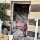 للبيع كميه كبيره من الورد صناعي بالوان واشكال متعدده