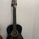 قيتار مع حامل جداري وشنطه وريشه