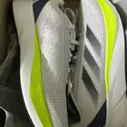 شوز اديداس ابيض