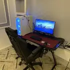سلام عليكم اعرض لكم بيسي قيمنق مع السيت اب كامل